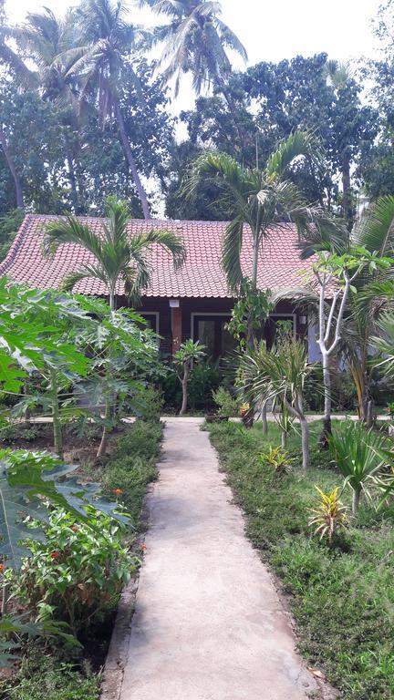 Enak Bungalow Амед Екстер'єр фото